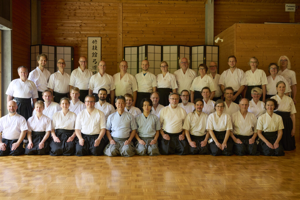 Die Teilnehmer des zweiten Heki-Seminars. Da dies über das Wochenend lief, waren hierzu mehr Kyudokas angemeldet.